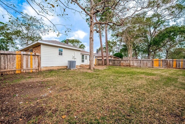Building Photo - 635 Tarpaulin Way
