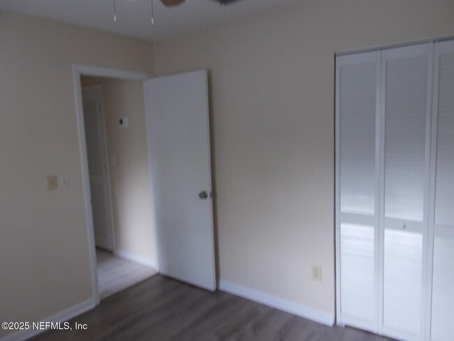 Building Photo - 8437 Long Meadow Cir N