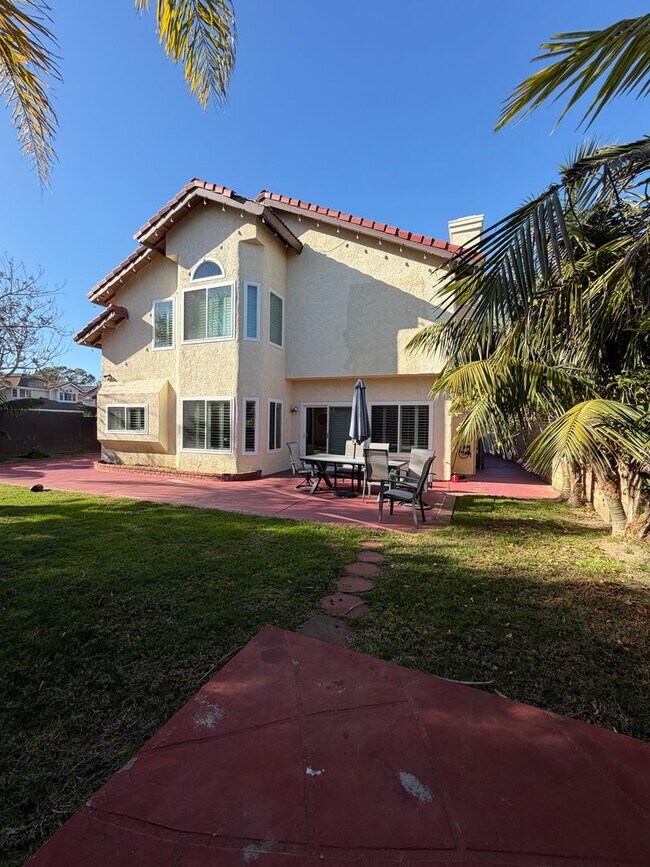 Building Photo - Spacious Living in a Beautifully Updated 4 Bedroom Home!