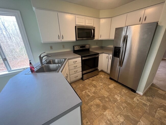 Building Photo - Home for Rent in Presidential Lakes