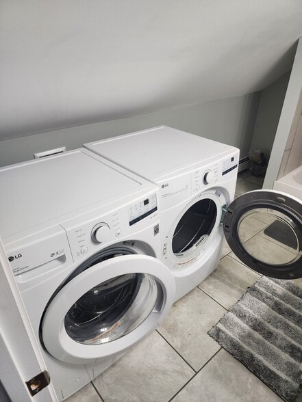 in unit washer/dryer - 79 Main St