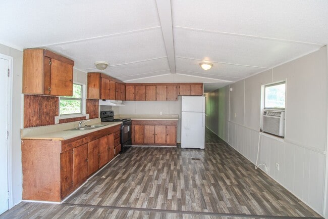 Building Photo - Enjoy the charm of country living!