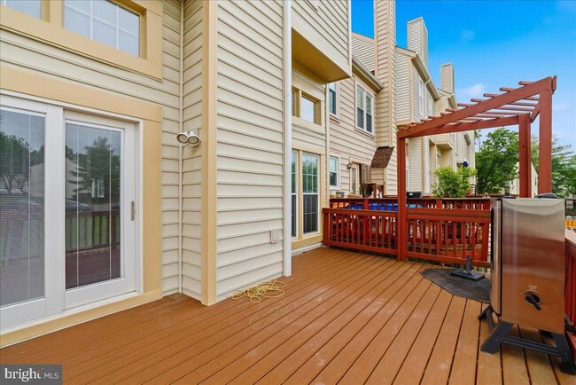 Building Photo - 13937 Middle Creek Pl