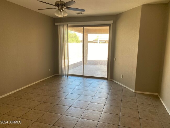 Building Photo - 11634 W Western Ave