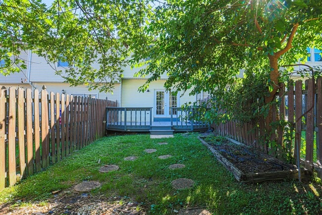 Building Photo - 17 Pocasset Ct