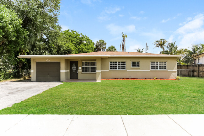 Primary Photo - 3379 SW 17th St
