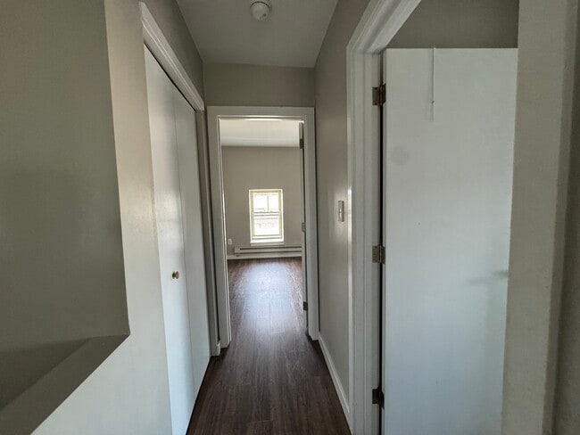 Building Photo - 4929 N 6th St