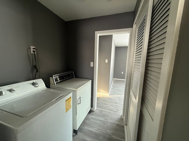 Building Photo - Spacious 2-Bedroom Home in Fulton!