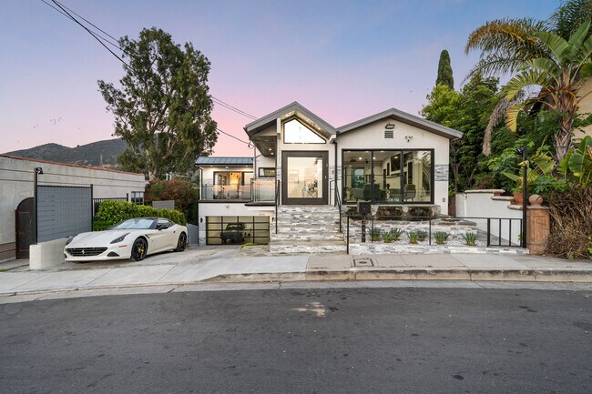 Building Photo - 3420 Blair Dr