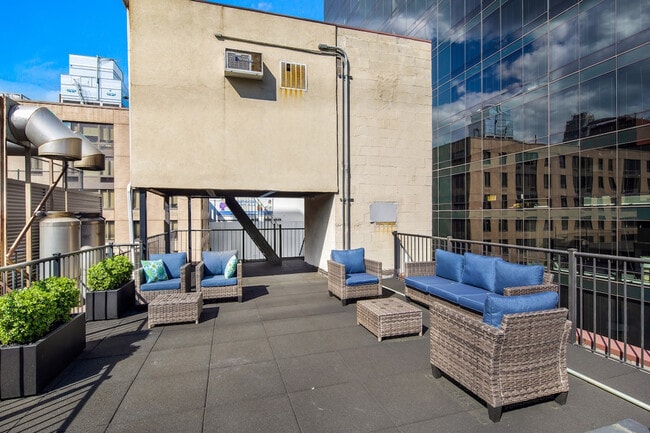 Building Photo - 425 E 58th St