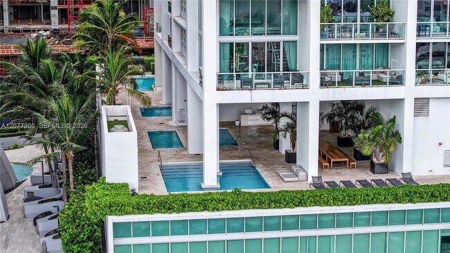 Building Photo - 1040 Biscayne Blvd