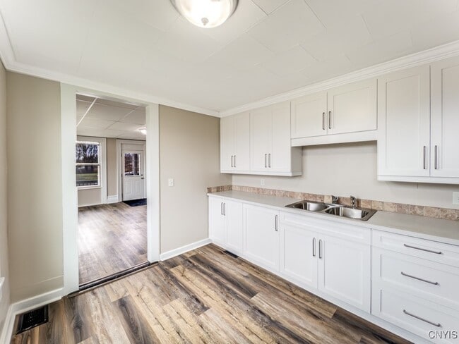 Building Photo - 9611 Brewerton Rd