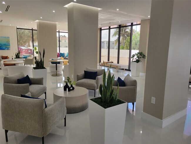 Building Photo - 2401 S Ocean Dr