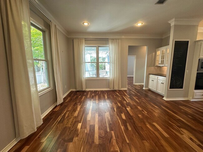 Building Photo - 3934 Hanover Pl