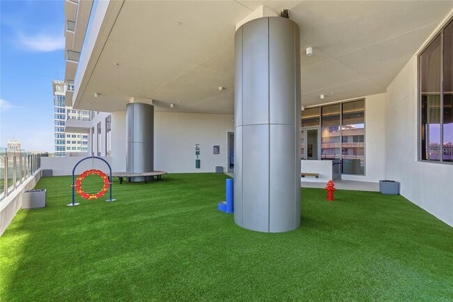 Building Photo - 275 1st Ave S