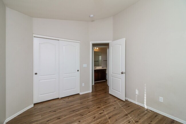 Building Photo - 44852 W Woody Rd