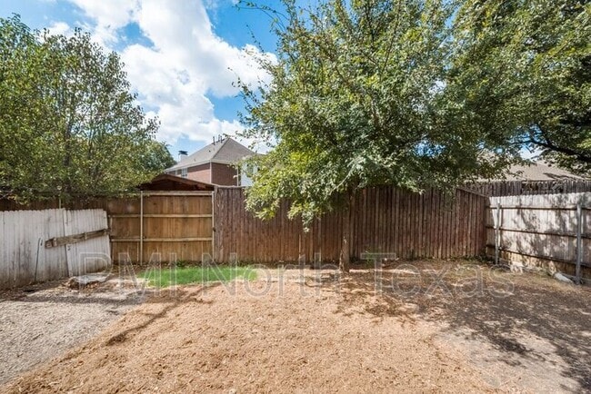 Building Photo - 1324 Azalia Bend