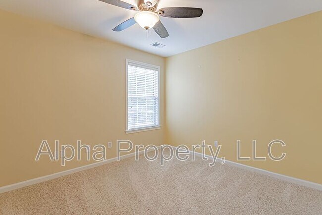 Building Photo - 27 Lake Valley Ct