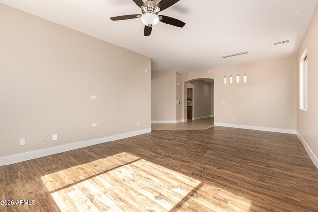 Building Photo - 10625 E Knowles Ave