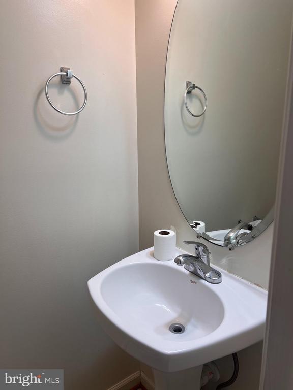 Building Photo - 121 N Marshall St