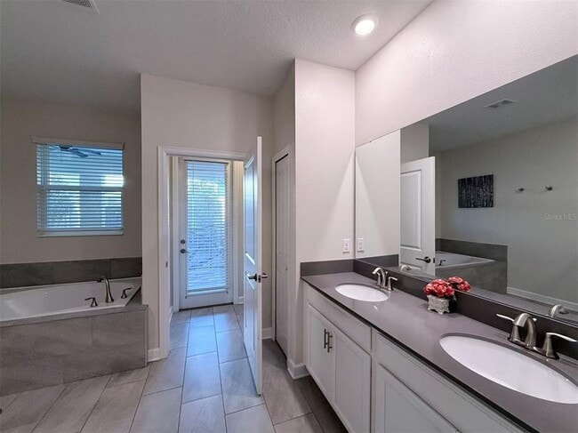 Building Photo - 691 Sticks St