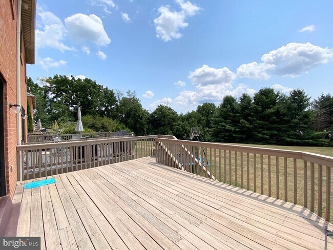 Building Photo - 203 S Snowdon Ct