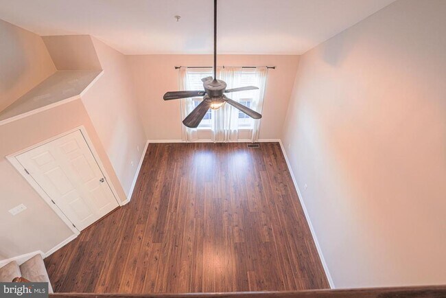 Building Photo - 9300 Summit View Way