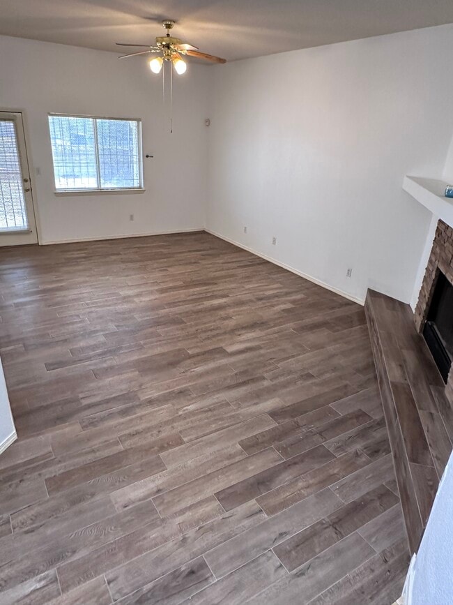 Building Photo - 12100 Dos Rios Dr