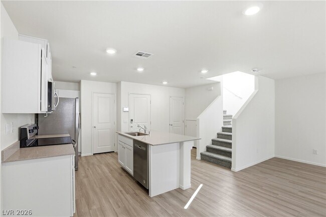 Building Photo - 6913 Stafford Hl St