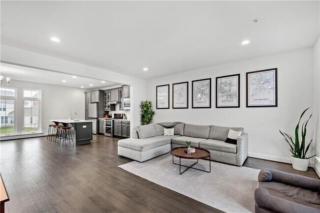 Building Photo - 3204 Lynk Alley