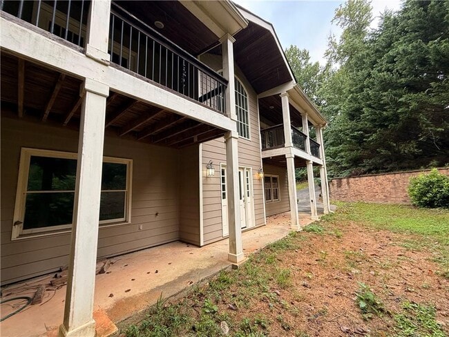 Building Photo - 1505 Hillcrest Dr