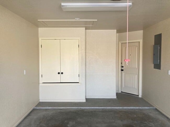 Building Photo - 5708 Luminous Ln