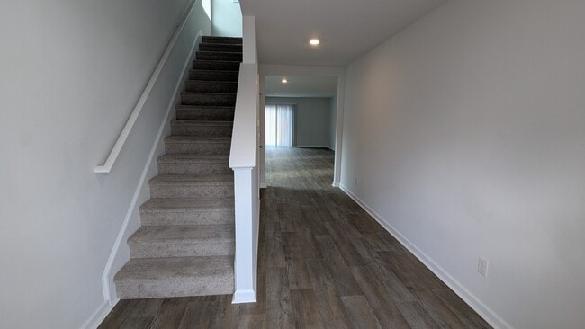 Building Photo - 104 Ellie Wy