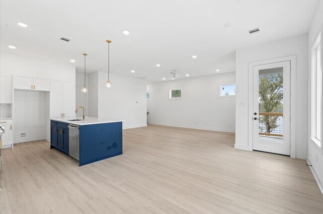 Building Photo - 10095 Serrano Pk Dr