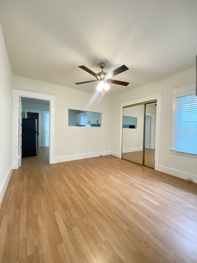 Interior Photo - 23 19th Ave