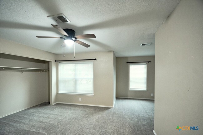 Building Photo - 744 Pinehurst Dr
