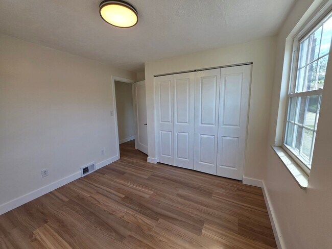 Building Photo - Fully Updated 3-bedroom, 2-bathroom house for rent in North Allegheny School District!