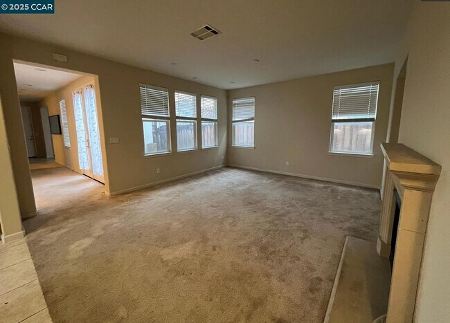 Building Photo - 911 Madrone Ave