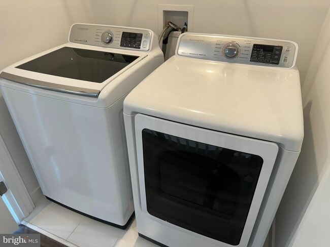 Building Photo - 417 Gillespie Dr