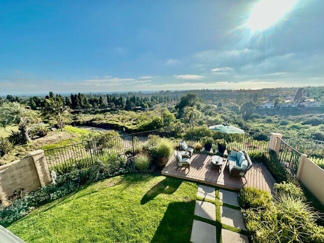 Building Photo - 3BD Home with Amazing Panoramic Ocean Views!