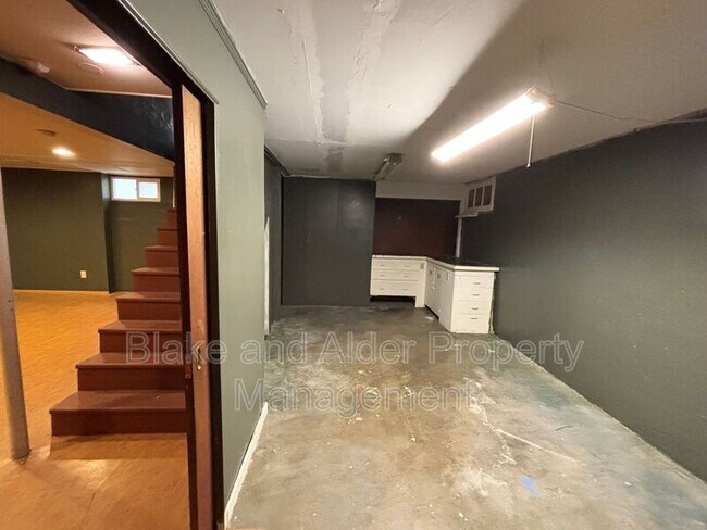 Building Photo - 7336 N Central St