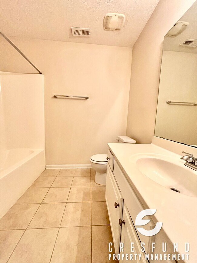 Building Photo - 1711 Renwick Dr