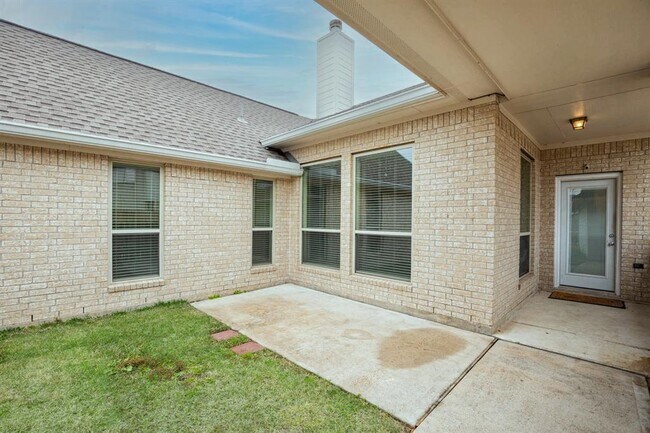 Building Photo - 2710 Falcon Knoll Ln