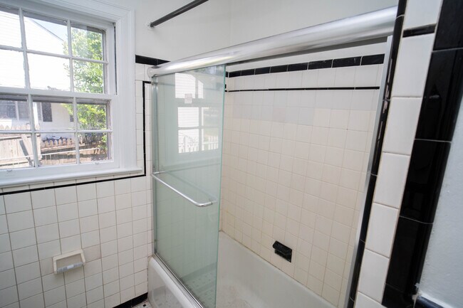 Building Photo - 1114 8th Ave