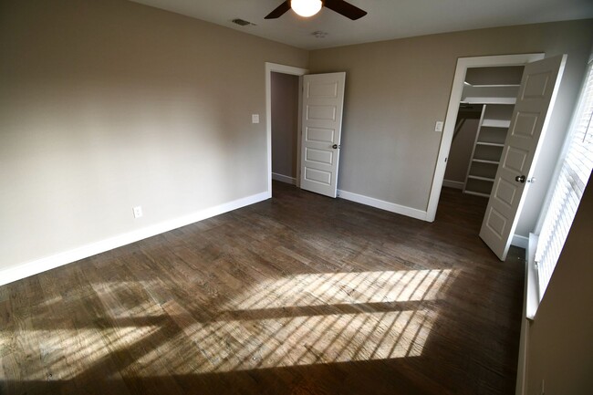 Building Photo - Beautifully remodeled 4 bedroom, 3 Bath