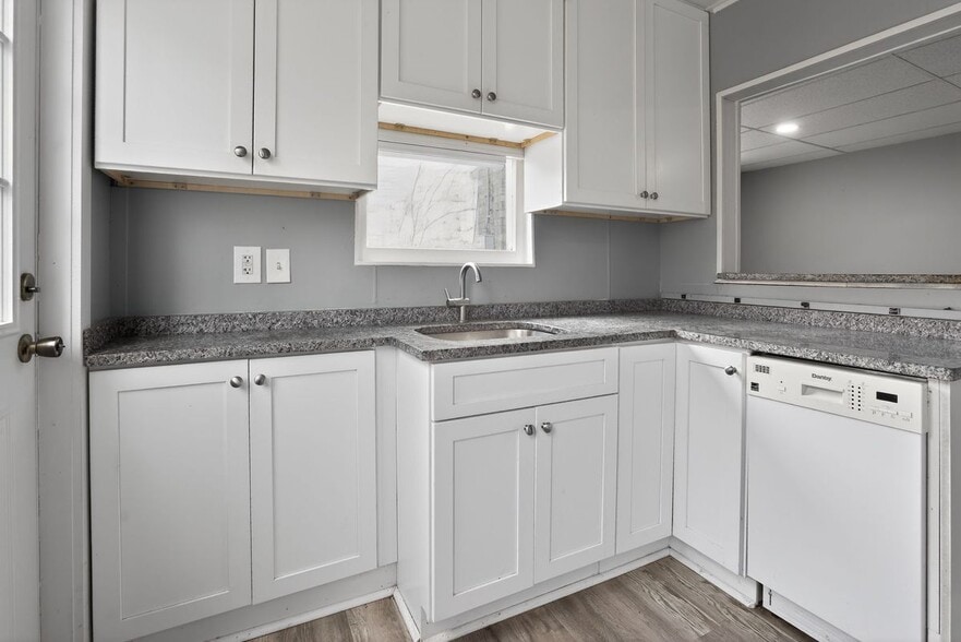 Building Photo - 217 Reifert St