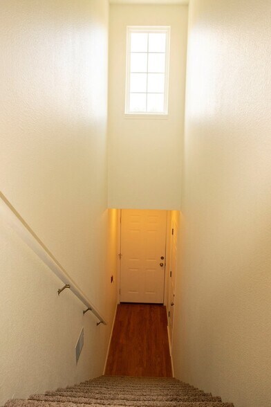 Interior Photo - Sawgrass