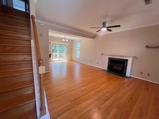 Building Photo - 1093 Wintergreen Ln