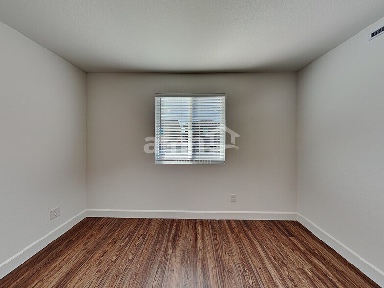 Building Photo - 9143 Crocker Pt Ct