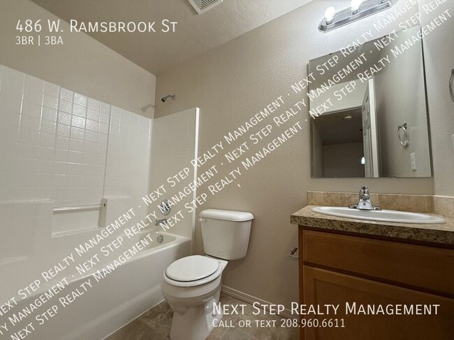 Building Photo - 486 W Ramsbrook St
